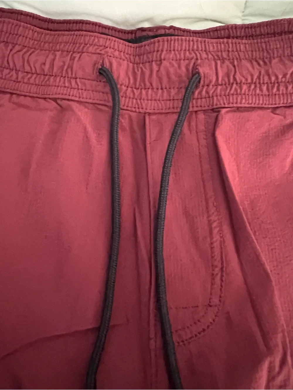 Men's Casual Drawstring Shorts in maroon - Picture 3 of 6
